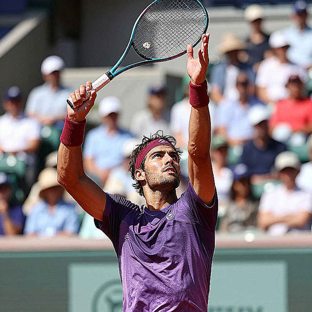 Zverev lại thắng sau 2h sáng ở Mỹ Mở rộng